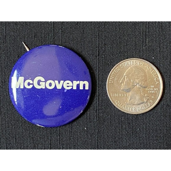 Button 1972 McGovern  Blue Large VINTAGE - Picture 2 of 2
